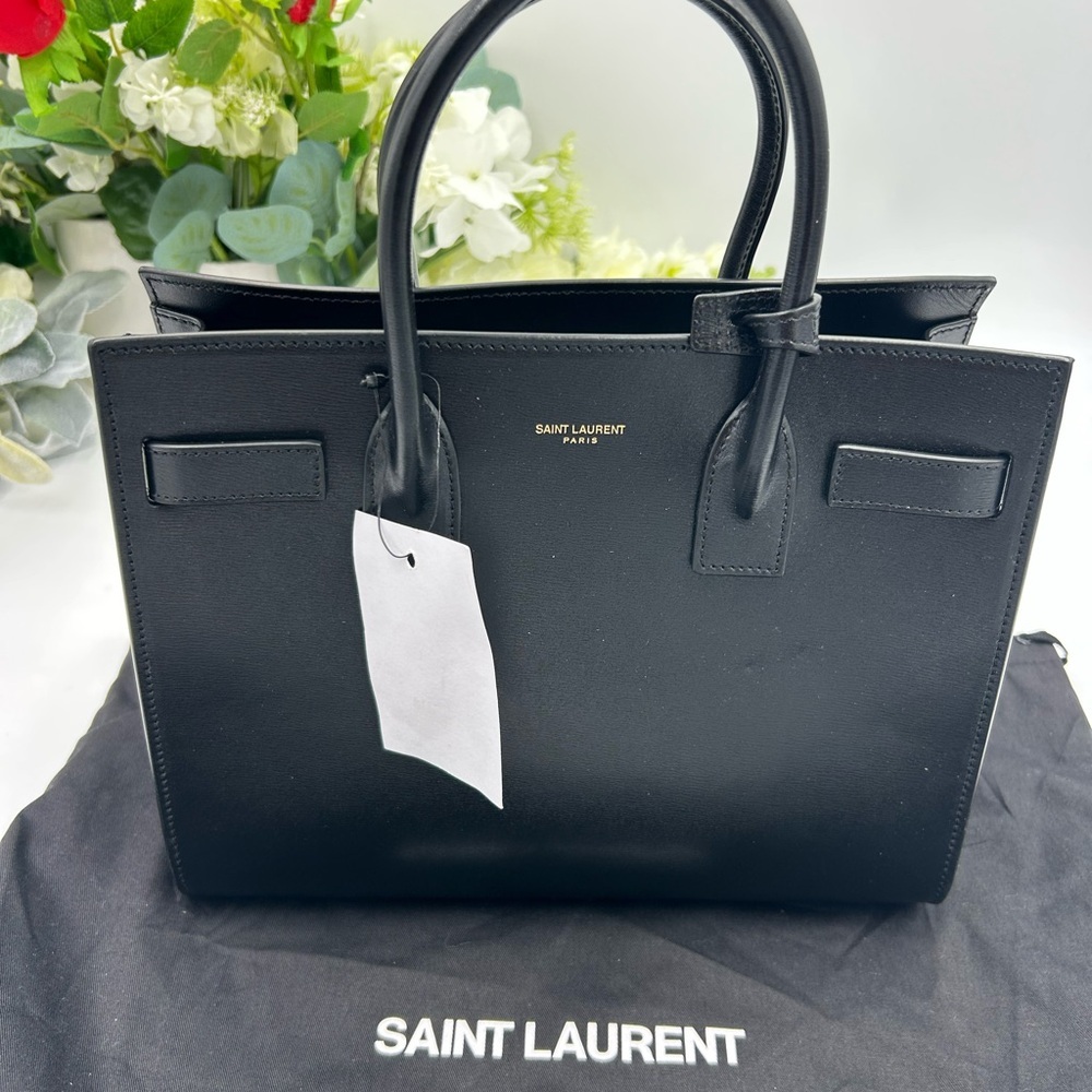 SOLD!!!!  Saint Laurent SAC DE JOUR top handle, smooth leather bag made in Italy